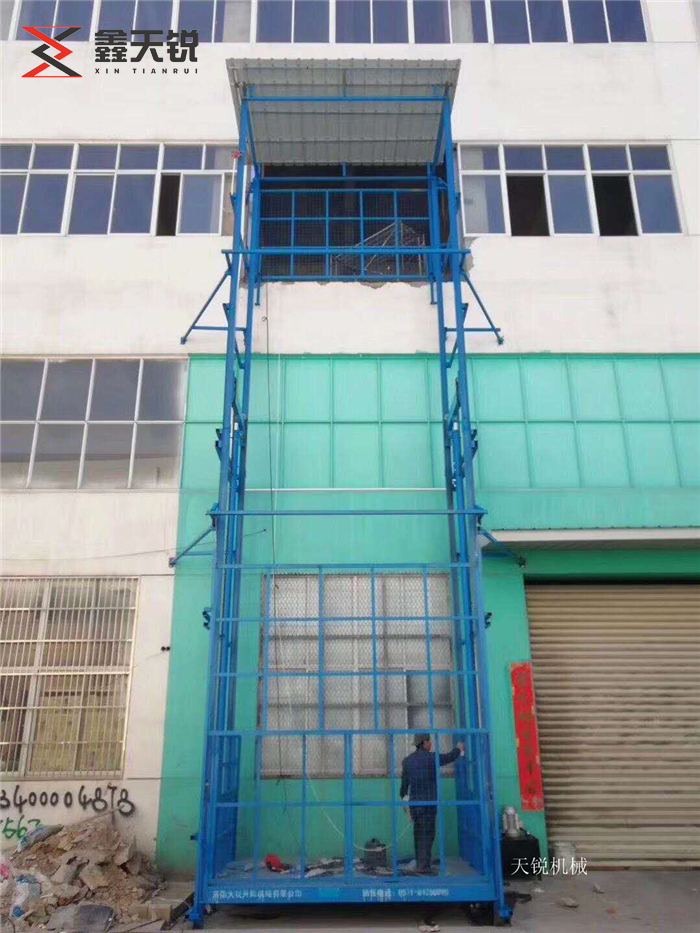海东室外导轨式升降机